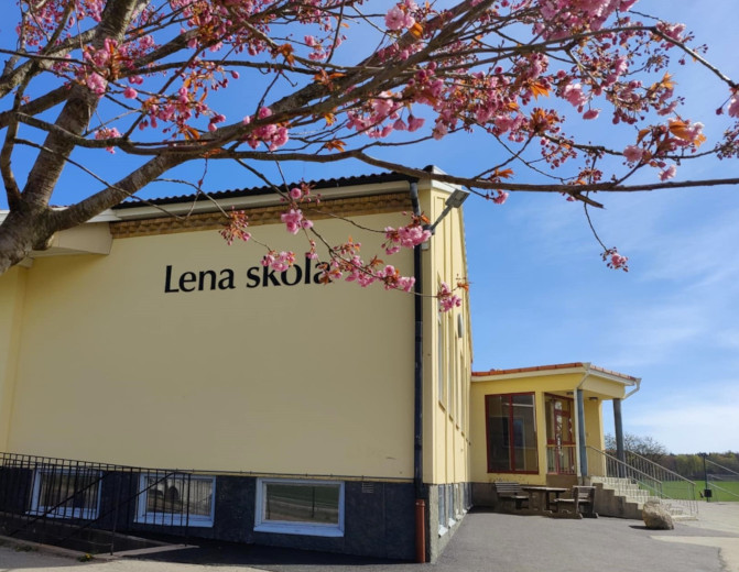 Fasad på Lena skola